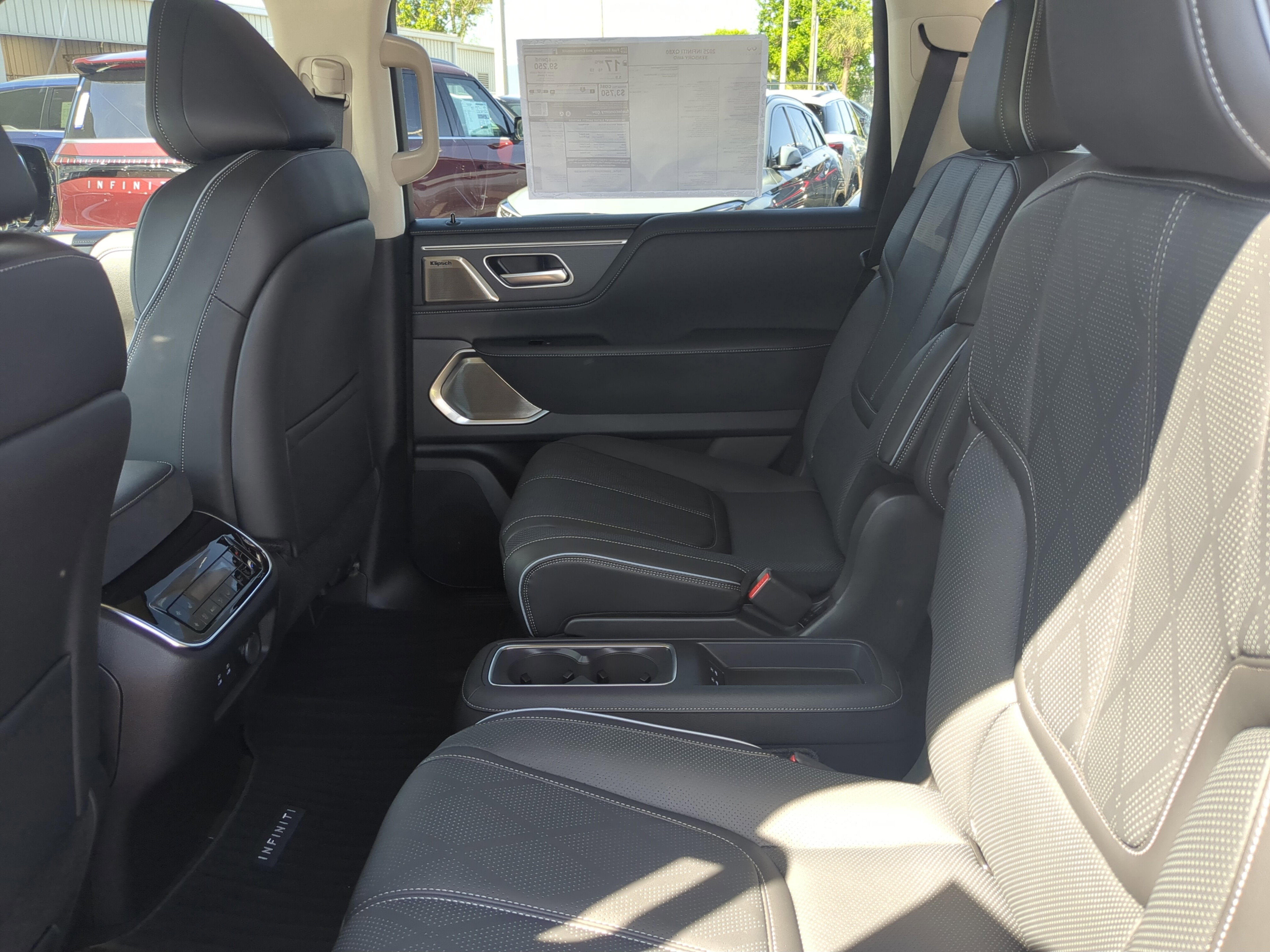 New 2025 INFINITI QX80 Sensory image 18
