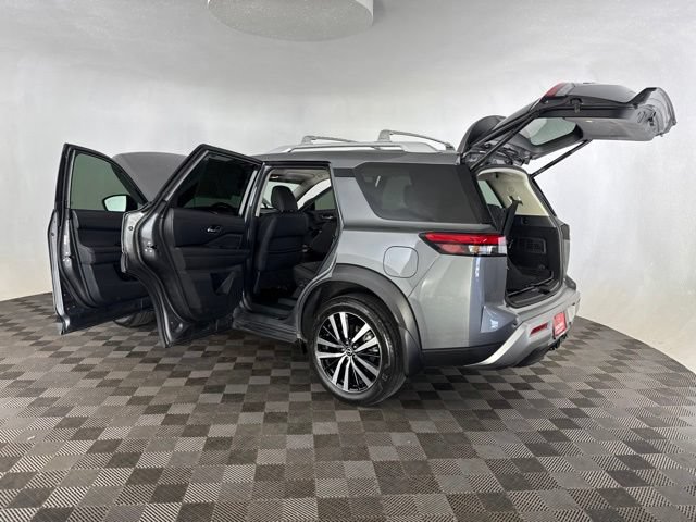 Certified 2025 Nissan Pathfinder Platinum AWD/4WD image 16
