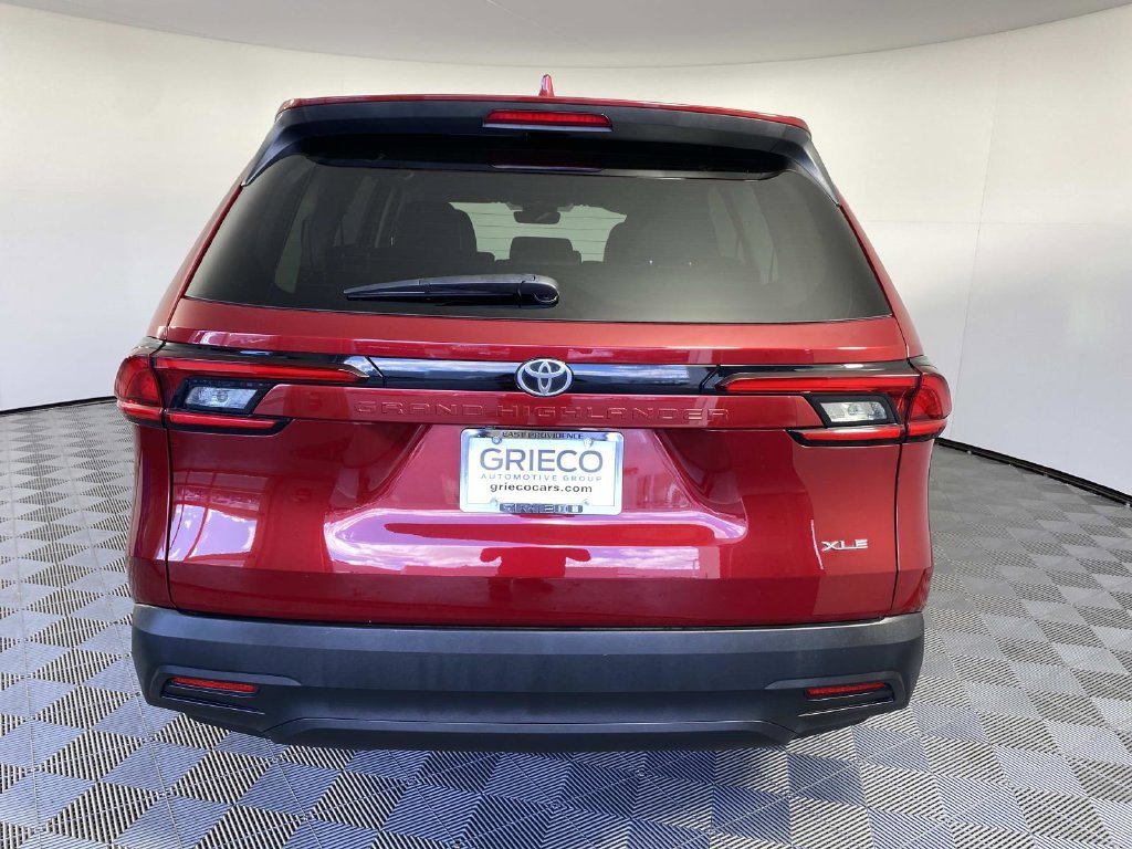 Used 2025 Toyota Grand Highlander FWD image 7