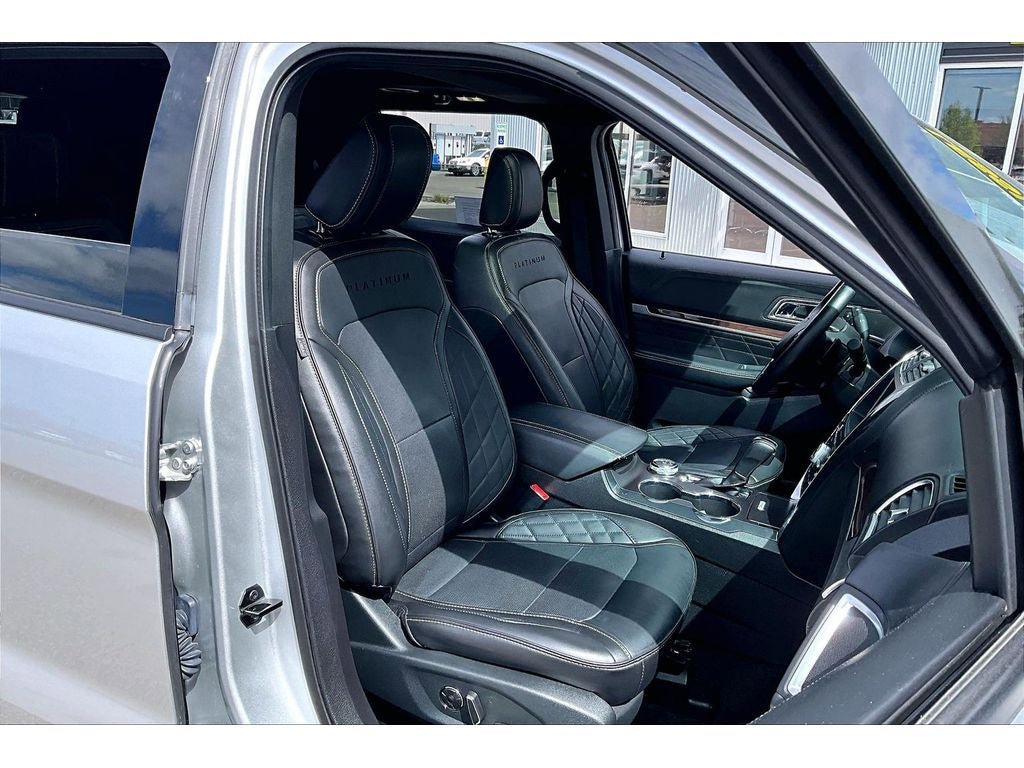 Used 2018 Ford Explorer Platinum AWD/4WD image 8