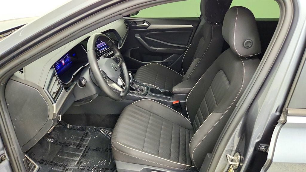 Used 2024 Volkswagen Jetta Sport FWD image 19