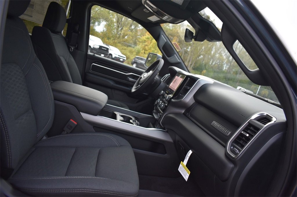 New 2026 RAM 1500 4x4 Crew Cab image 18