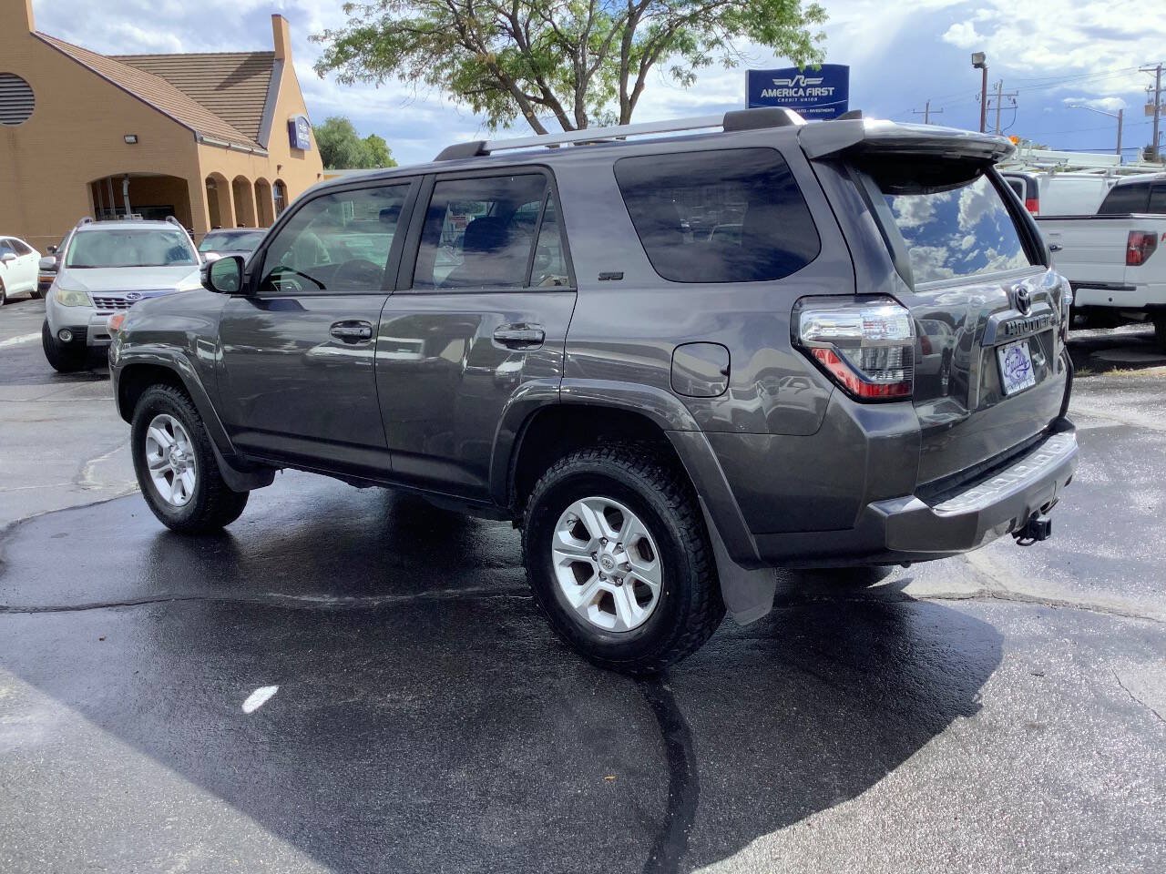Used 2020 Toyota 4Runner SR5 Premium AWD/4WD image 7