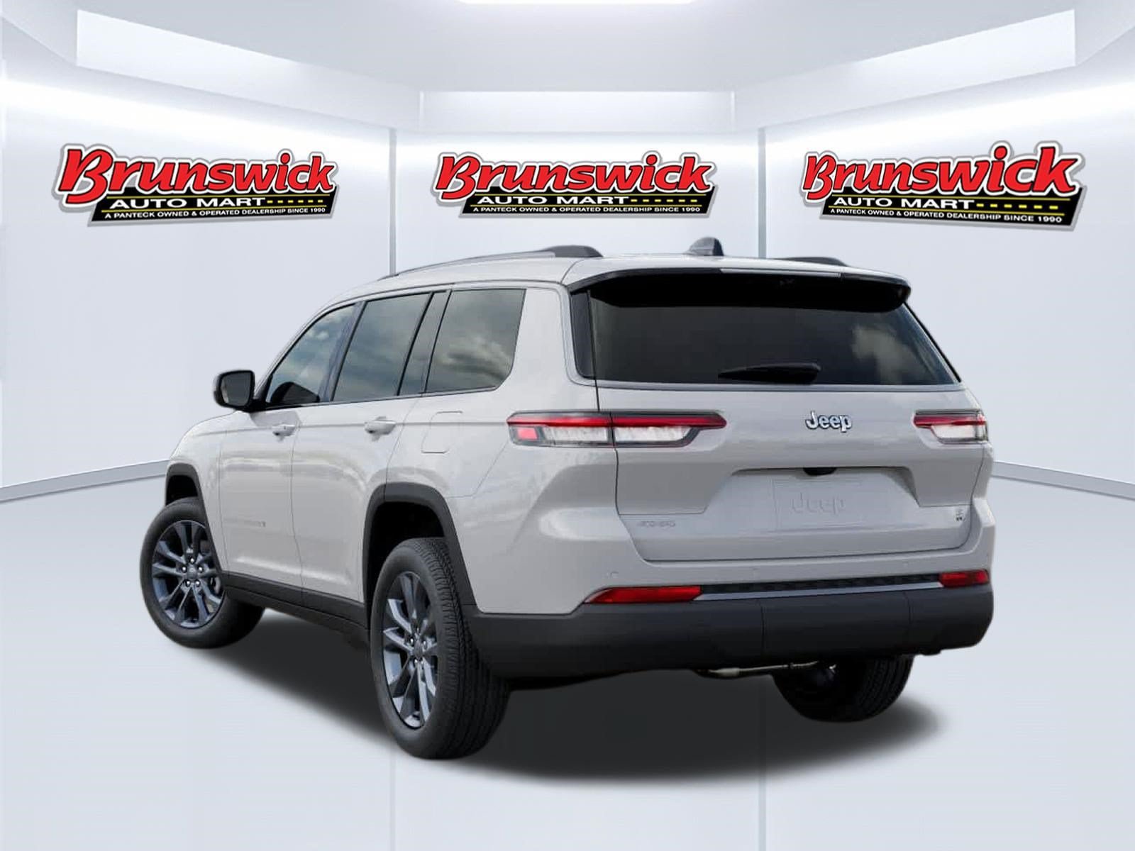 New 2026 Jeep Grand Cherokee L Limited AWD/4WD image 3