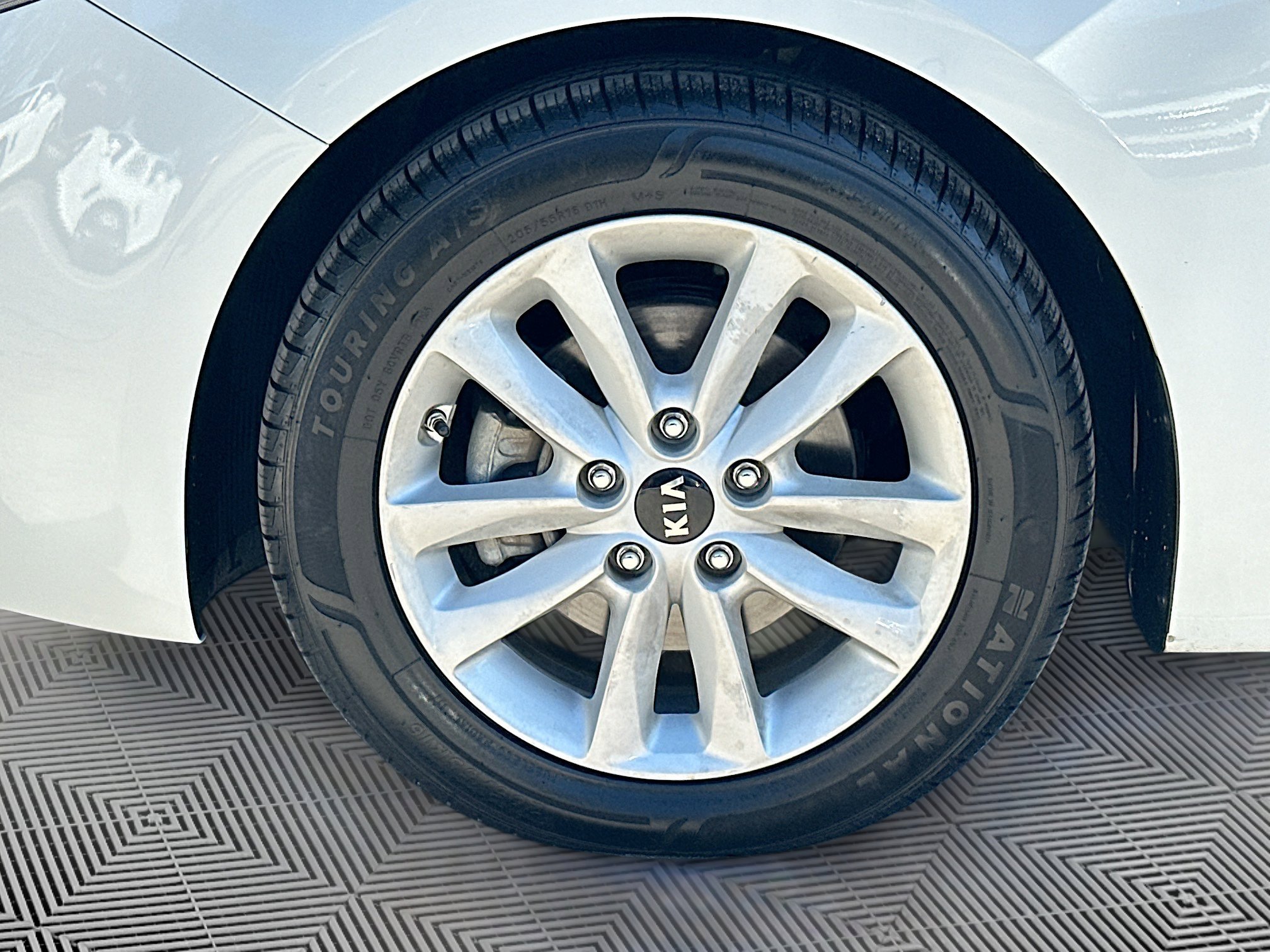 Used 2017 Kia Forte S w/ S Technology Package image 35