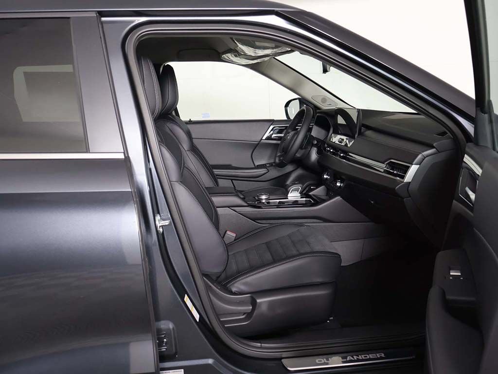 New 2026 Mitsubishi Outlander SE FWD image 30