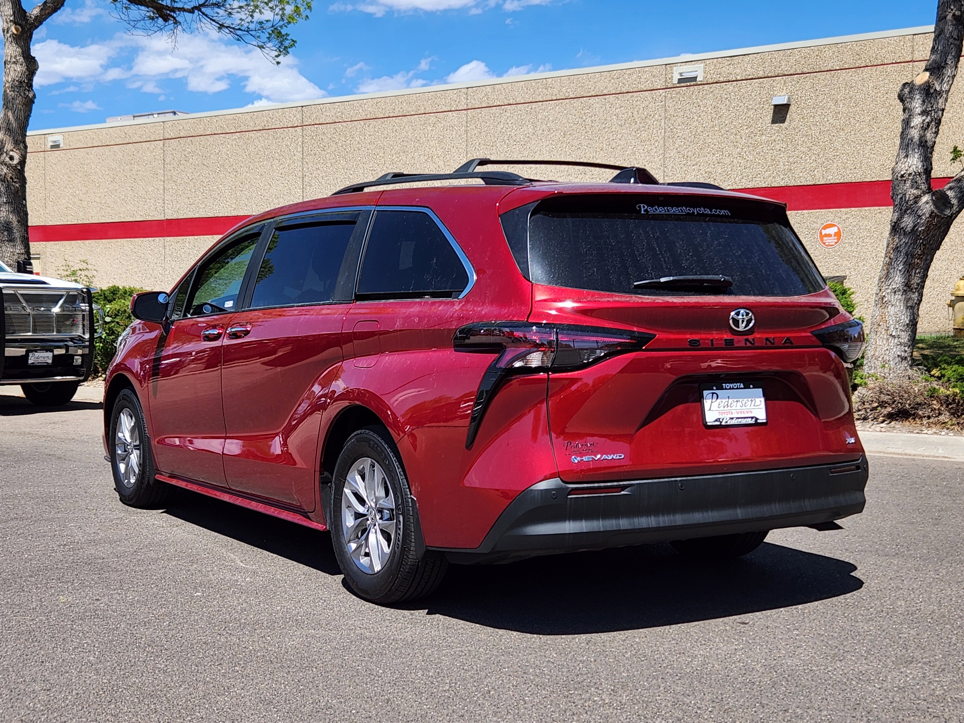 Certified 2026 Toyota Sienna XLE image 4