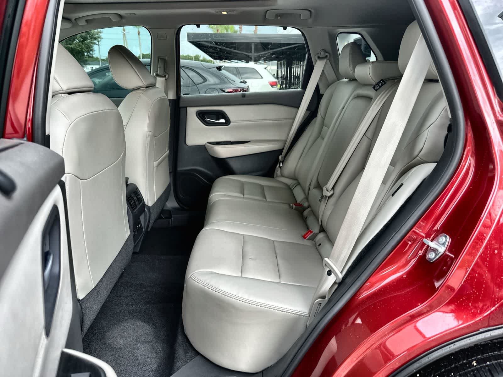 Used 2024 Nissan Rogue SL w/ SL Premium Package FWD image 4