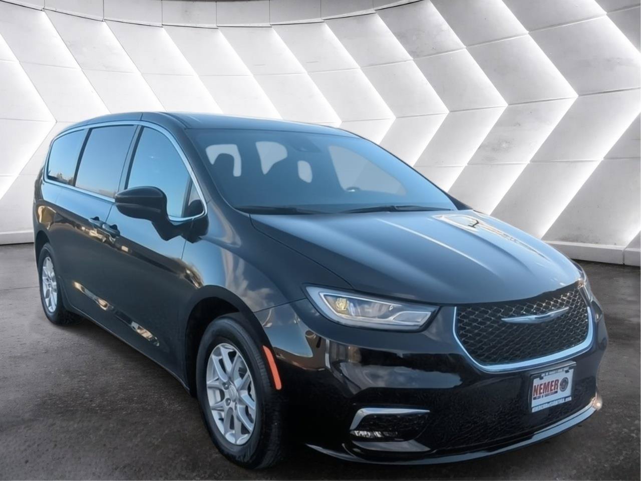 New 2026 Chrysler Pacifica Select FWD image 5