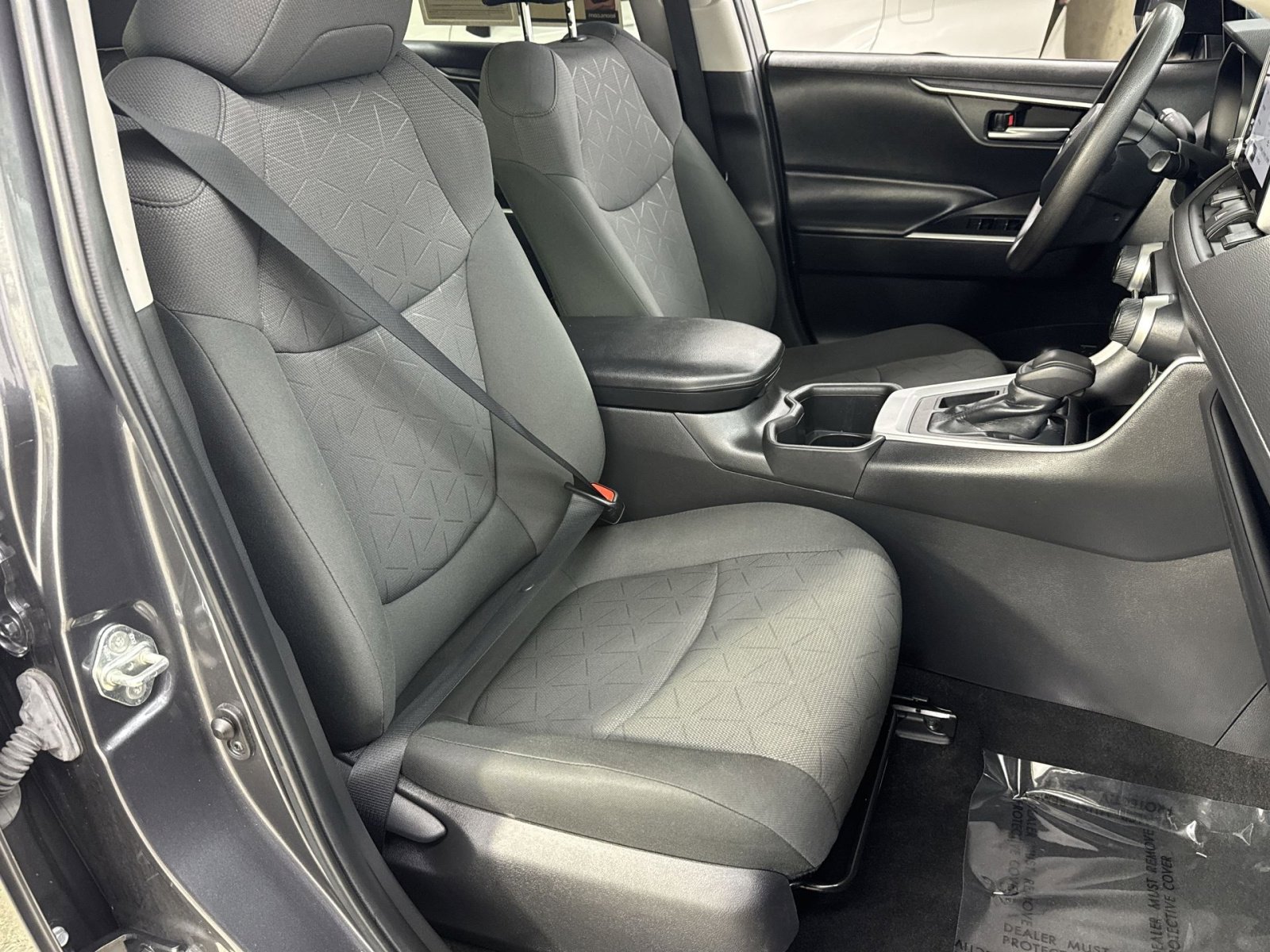 Used 2023 Toyota RAV4 XLE FWD image 39
