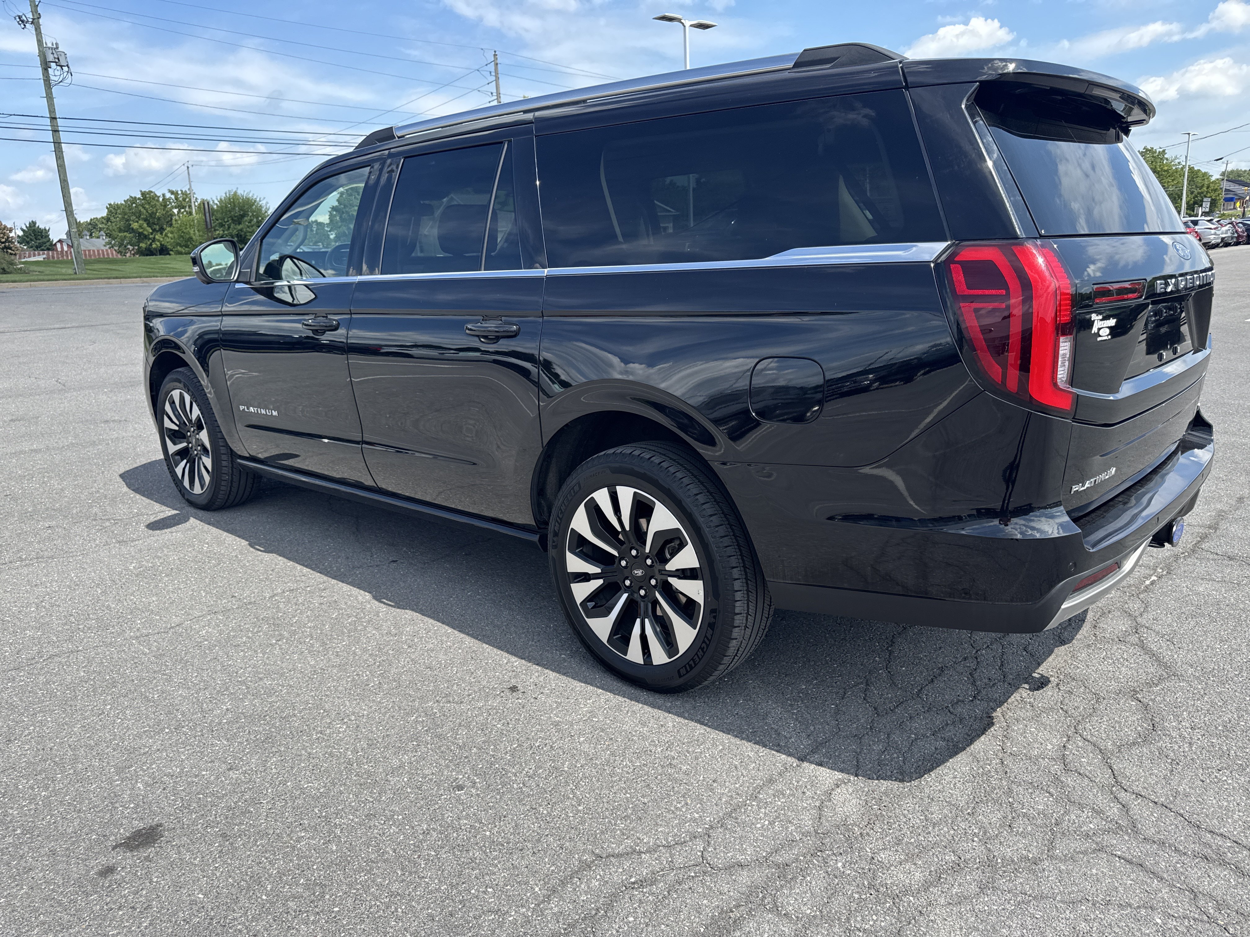 Used 2025 Ford Expedition Max Platinum w/ Driver's Package AWD/4WD image 13