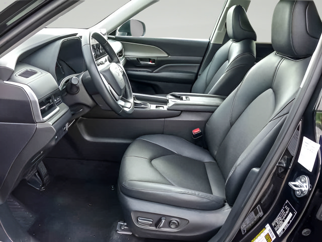 Certified 2025 Toyota Grand Highlander AWD image 10