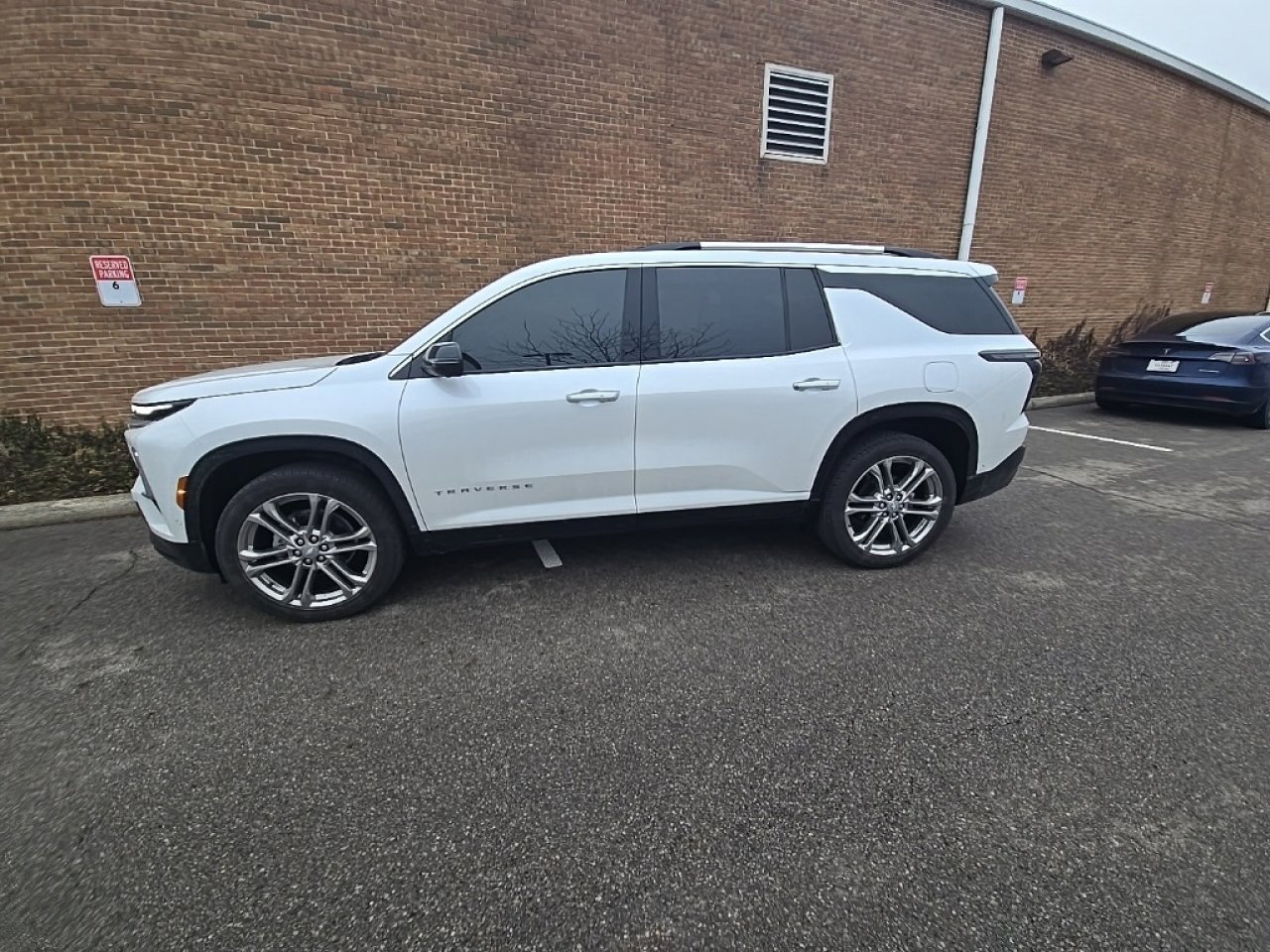 Used 2025 Chevrolet Traverse High Country w/ LPO, Floor Liner Package image 8