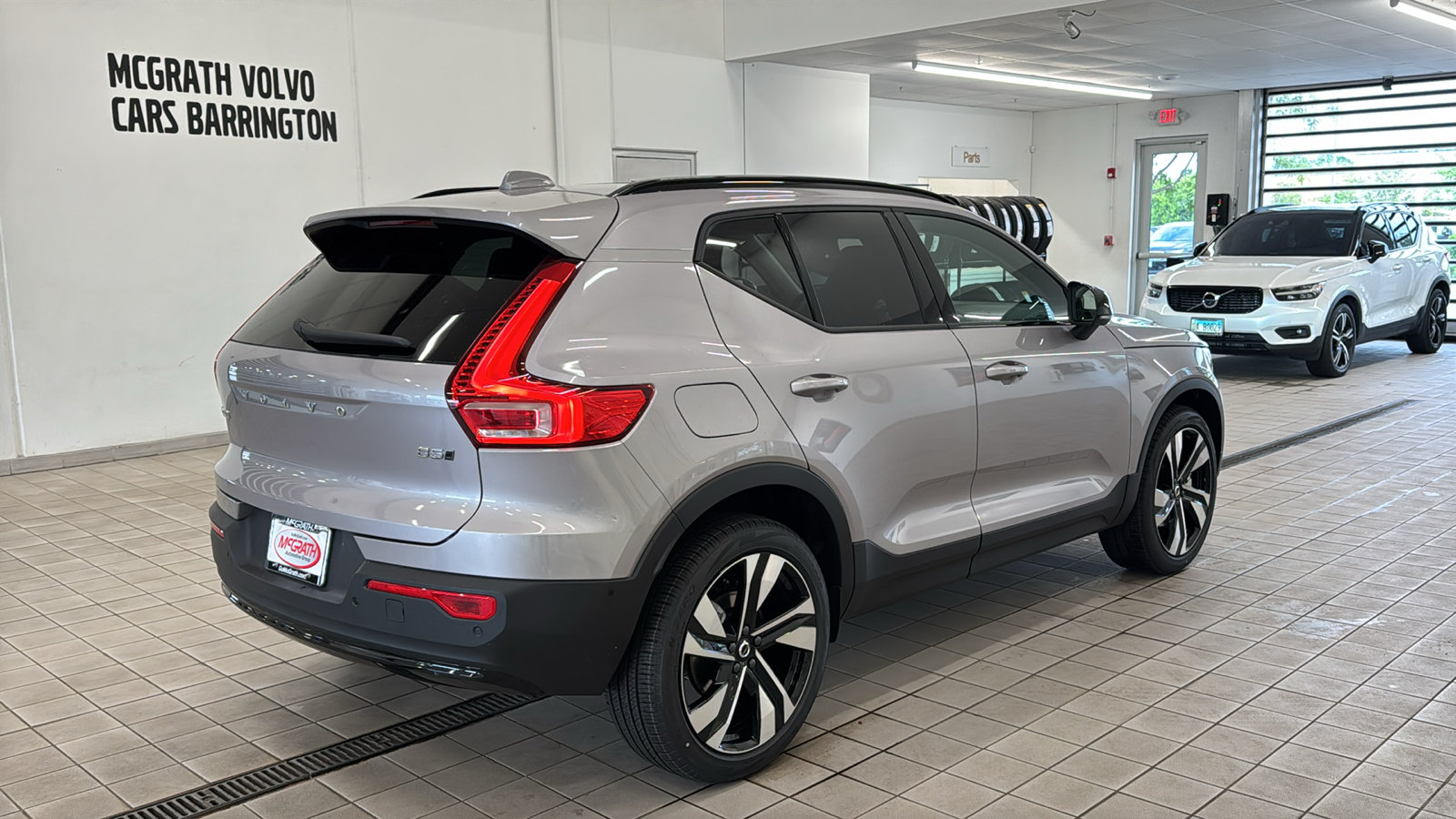 New 2026 Volvo XC40 B5 Plus w/ Climate Package AWD/4WD image 5