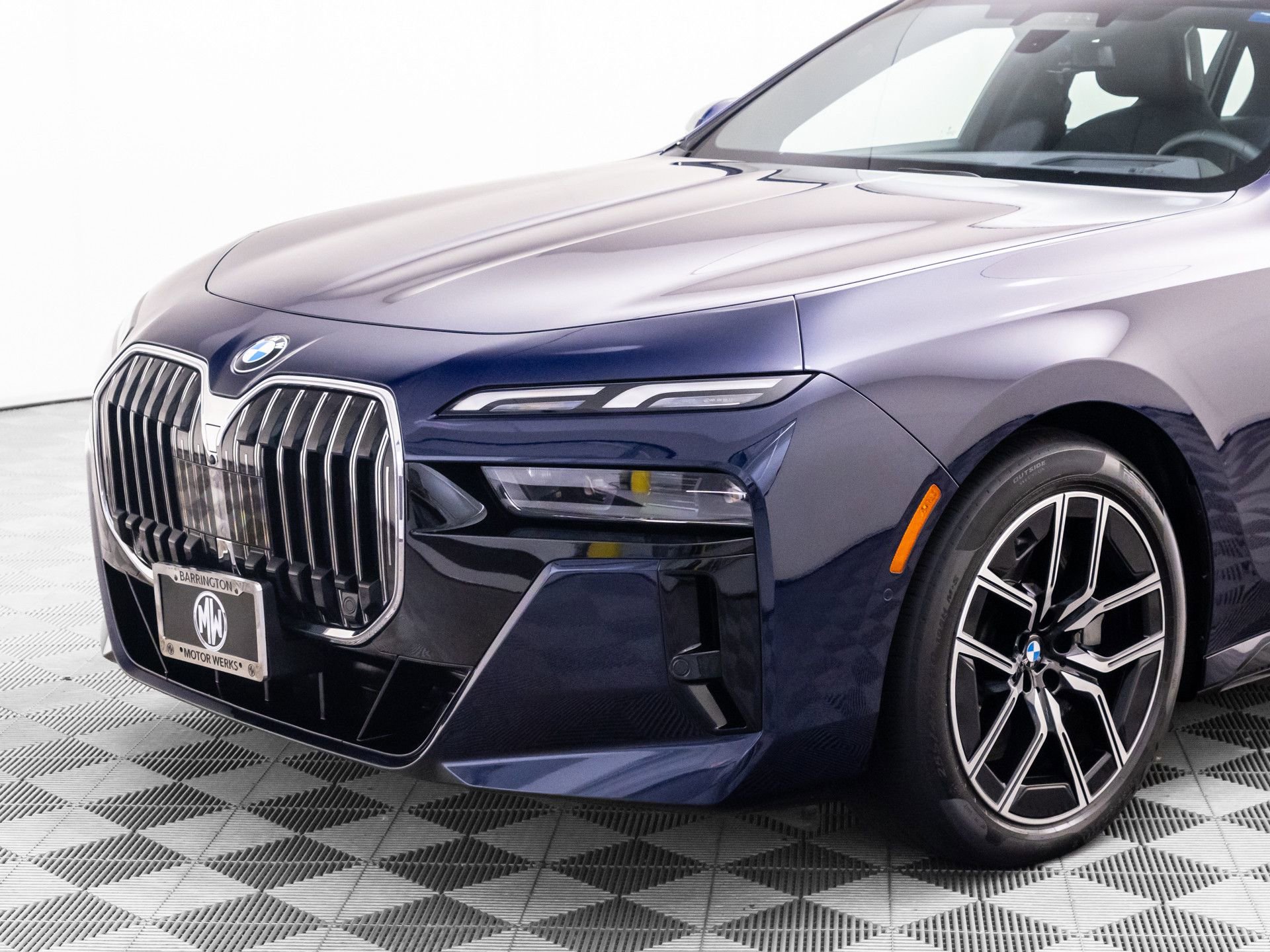 Certified 2023 BMW 760i xDrive AWD/4WD image 38