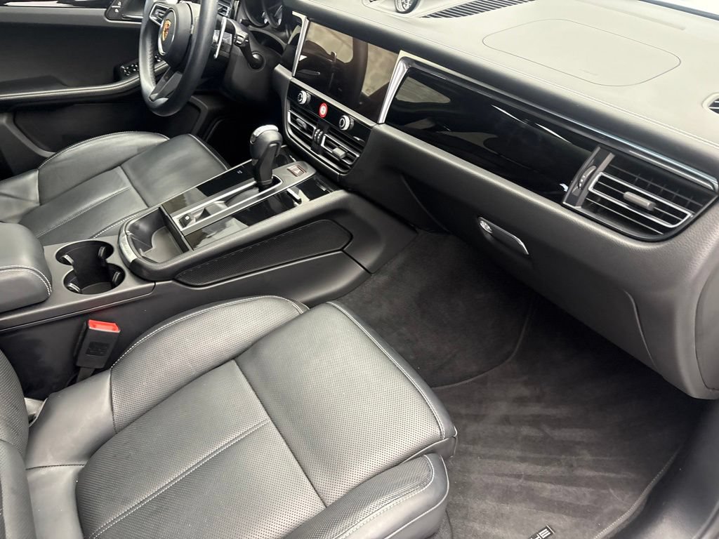 Certified 2024 Porsche Macan S AWD/4WD image 25