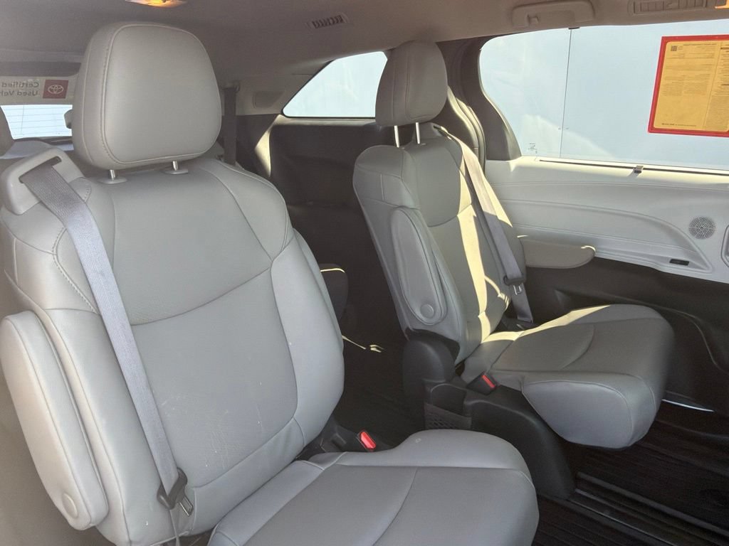 Certified 2025 Toyota Sienna XLE AWD/4WD image 8