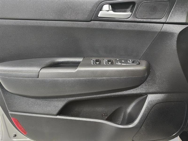 Used 2020 Kia Sportage LX AWD/4WD image 20