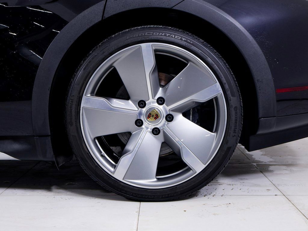 Certified 2024 Porsche Taycan 4 Cross Turismo w/ Premium Package image 25
