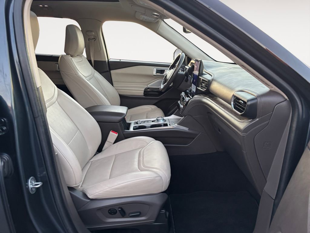 Used 2022 Ford Explorer Platinum w/ Equipment Group 601A image 10