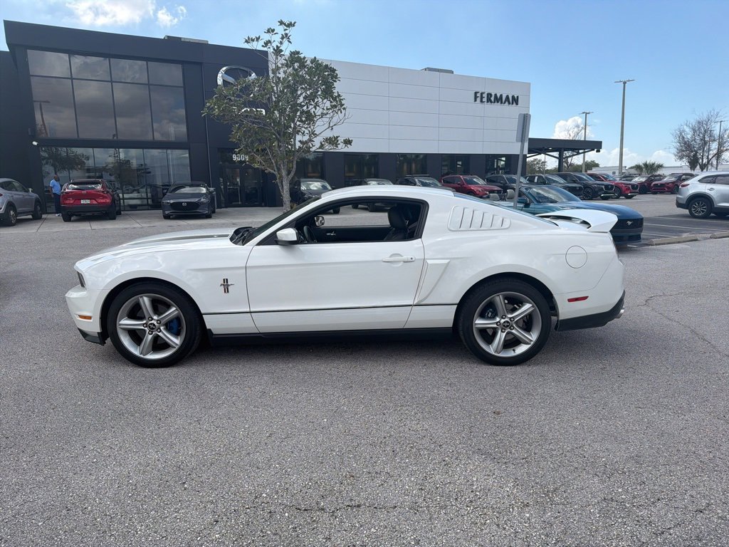 Used 2010 Ford Mustang GT Premium image 11