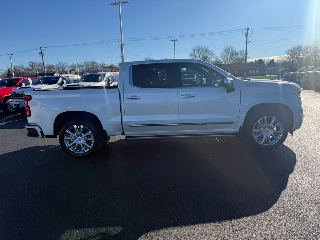 Used 2025 Chevrolet Silverado 1500 High Country w/ Technology Package image 6