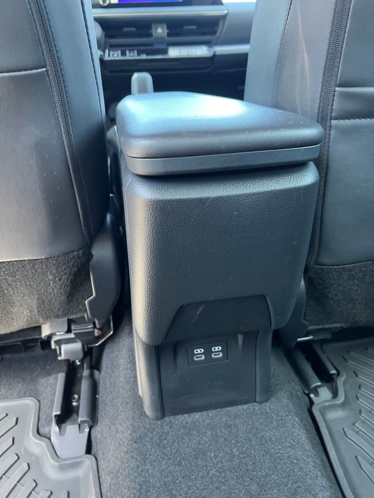 Used 2024 Toyota Prius XLE image 18