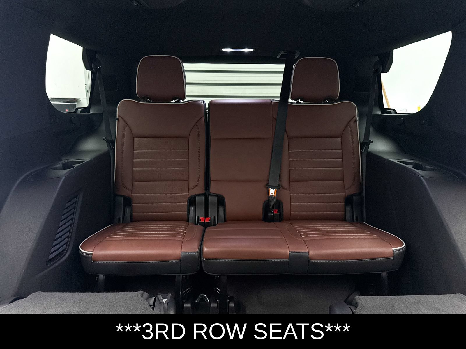 Used 2024 GMC Yukon Denali Ultimate AWD/4WD image 13