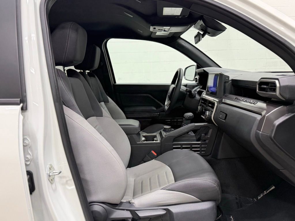 Used 2025 Toyota Tacoma TRD Off-Road image 29