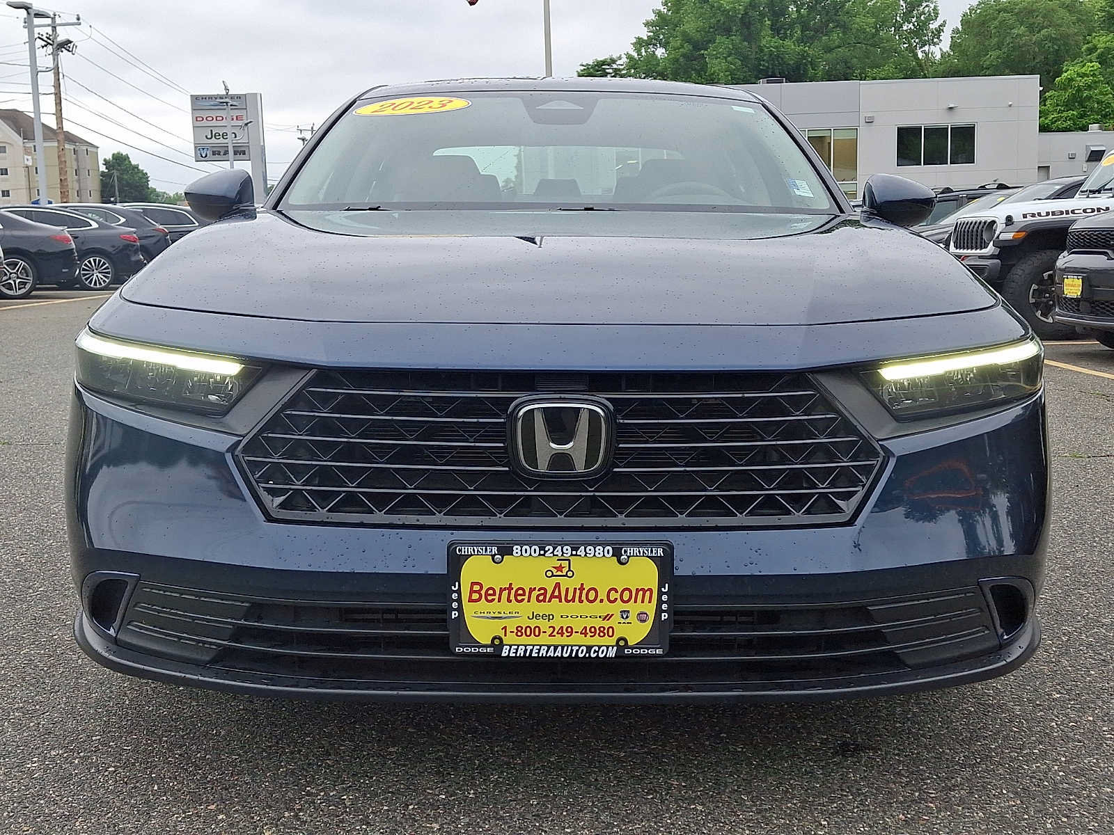 Used 2023 Honda Accord EX image 2