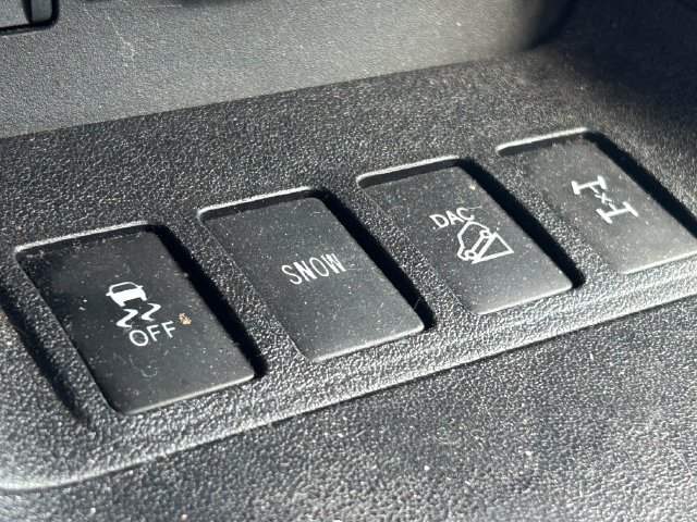 Used 2019 Toyota Highlander LE AWD/4WD image 16