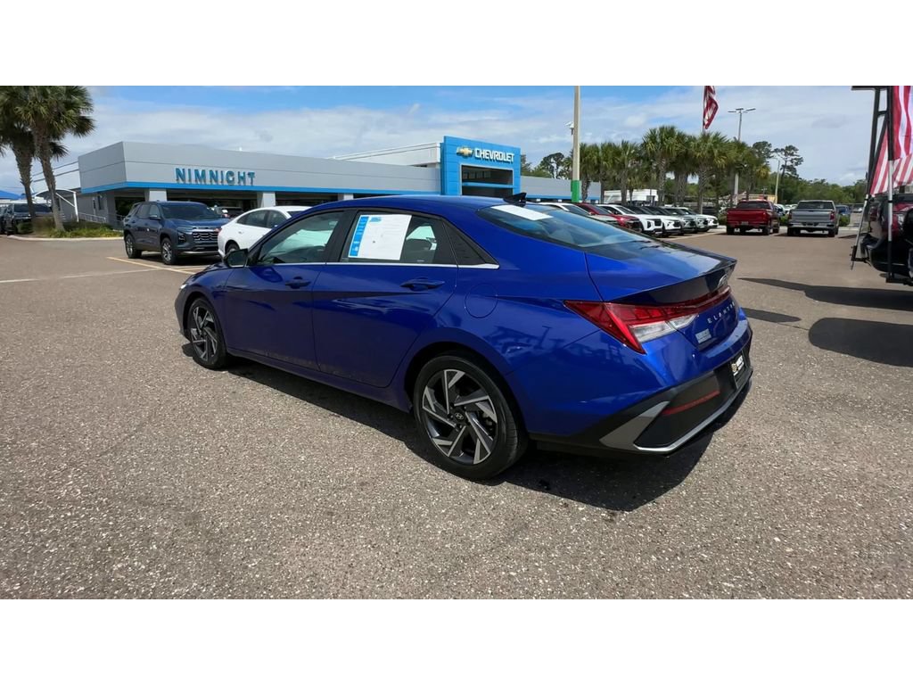 Used 2025 Hyundai Elantra SEL FWD image 4