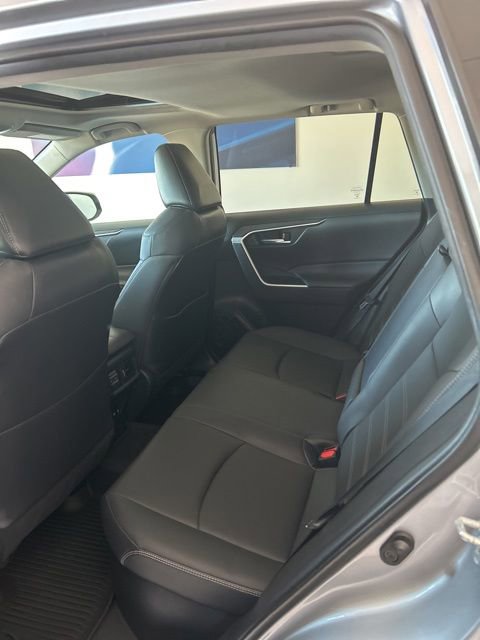 Used 2021 Toyota RAV4 XLE Premium AWD/4WD image 15