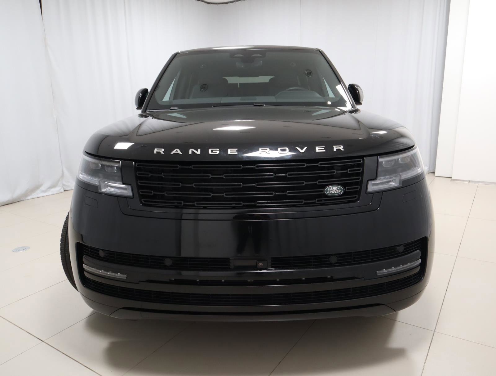 Used 2024 Land Rover Range Rover SE image 8