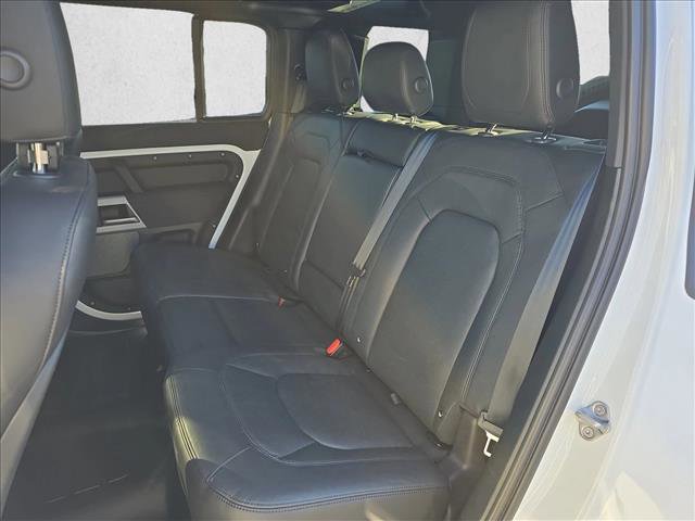 Used 2023 Land Rover Defender 110 SE image 14