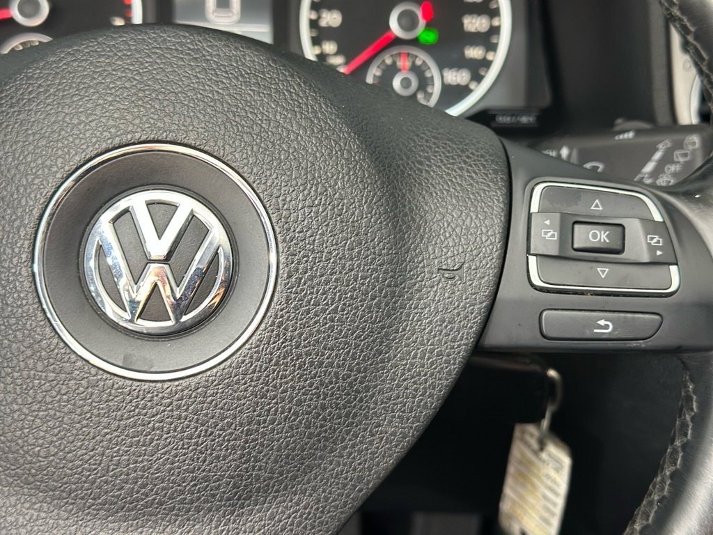 Used 2011 Volkswagen Tiguan S image 28