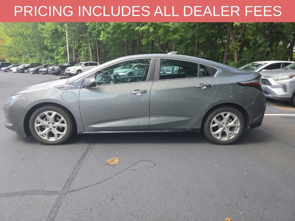 Used 2017 Chevrolet Volt Premier w/ Driver Confidence Package FWD image 4