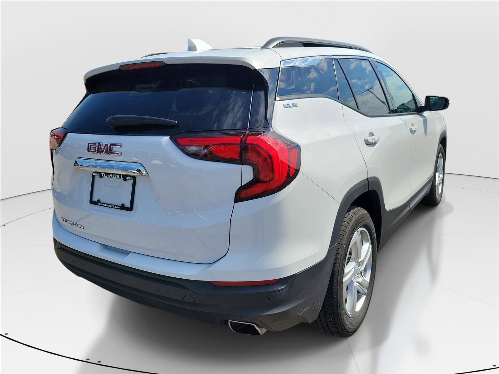Used 2018 GMC Terrain SLE w/ Driver Convenience Package FWD image 6