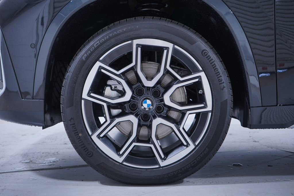 New 2026 BMW X1 xDrive28i w/ Convenience Package image 2