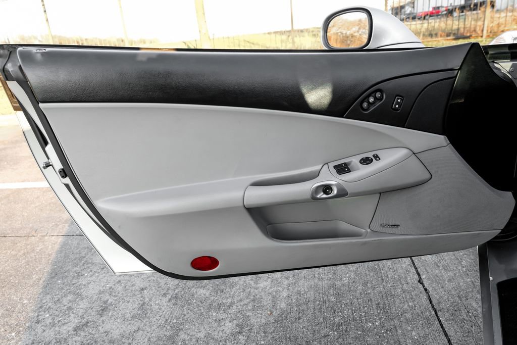 Used 2006 Chevrolet Corvette Coupe w/ Preferred Equipment Group image 39