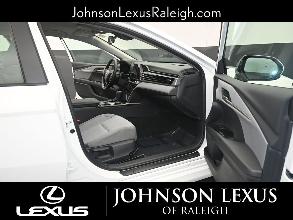 Used 2026 Toyota Camry LE image 12