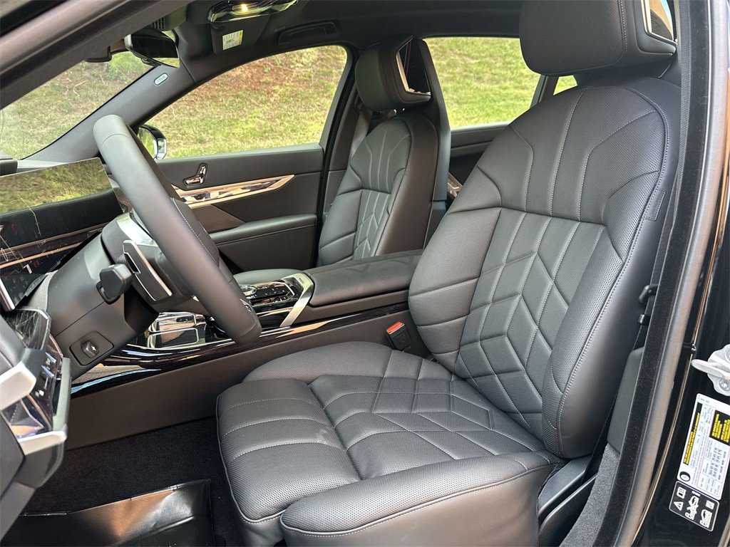 New 2026 BMW 740i xDrive image 12