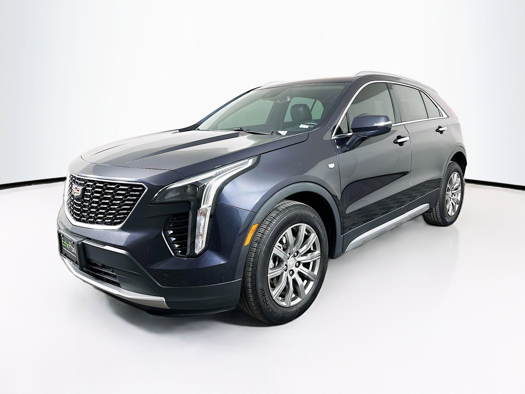 Used 2023 Cadillac XT4 Premium Luxury image 3