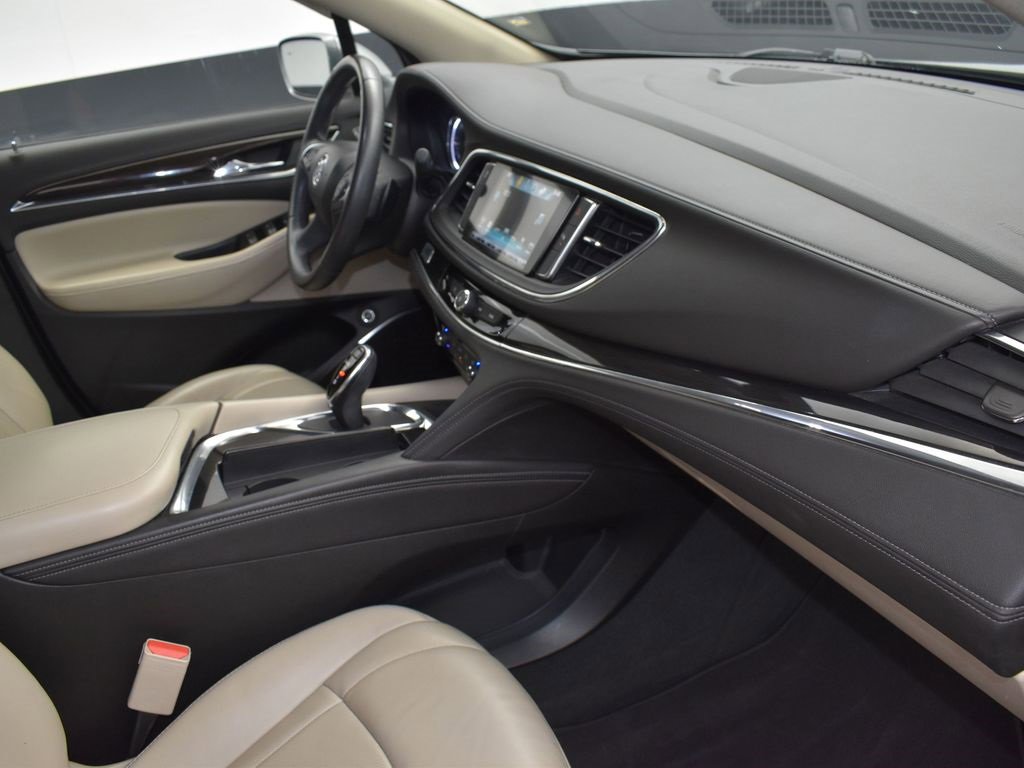 Used 2018 Buick Enclave Essence image 24