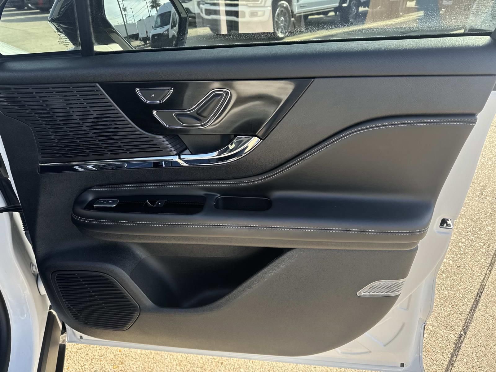 Used 2022 Lincoln Corsair Reserve w/ Elements Package image 19