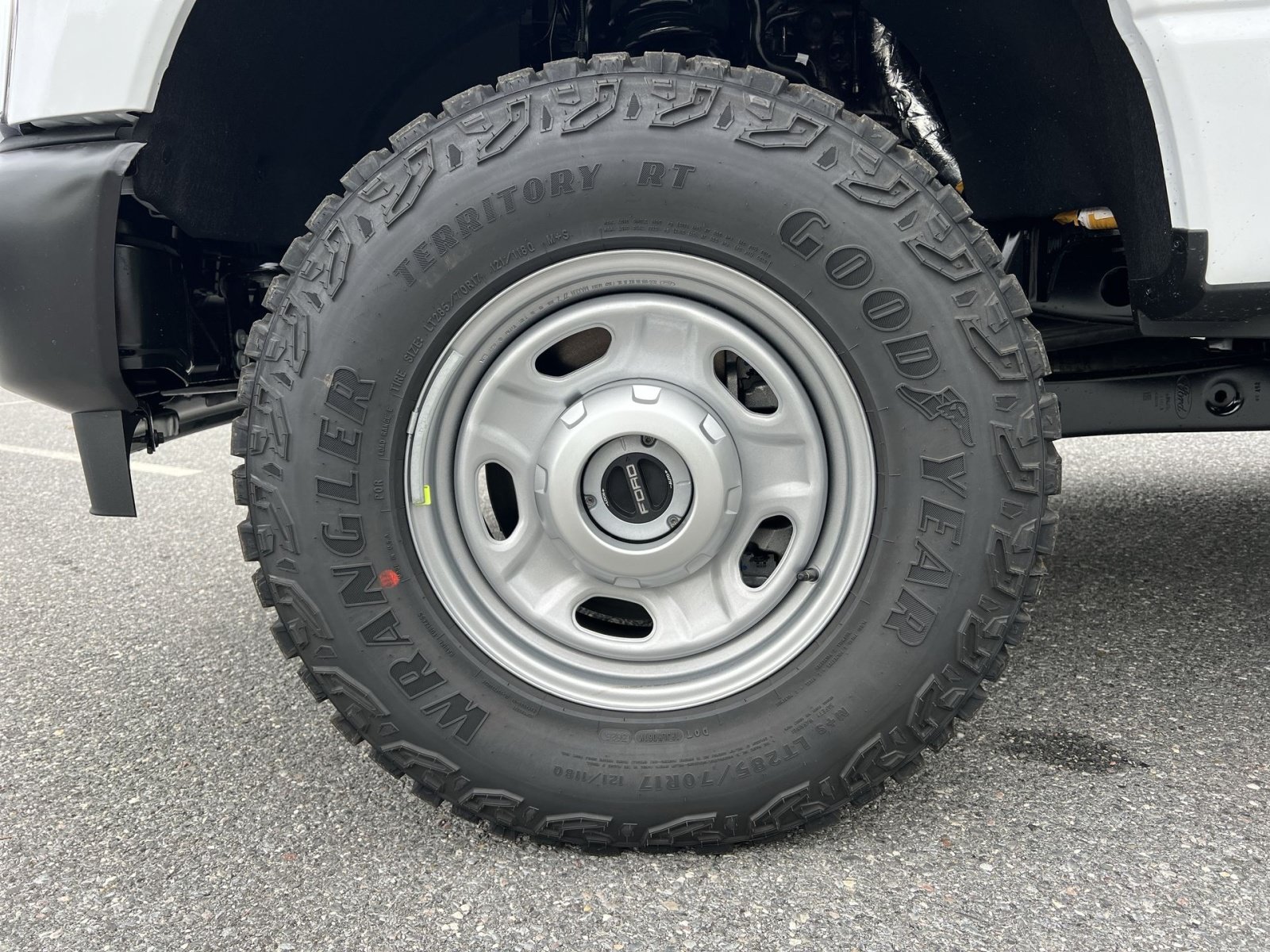 New 2027 Ford F250 XL w/ XL Off-Road 33" Tire Package AWD/4WD image 12