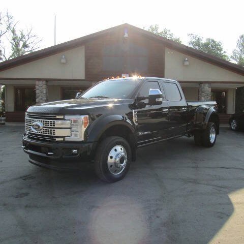 Used 2017 Ford F450 Platinum w/ Platinum Ultimate Package AWD/4WD image 2