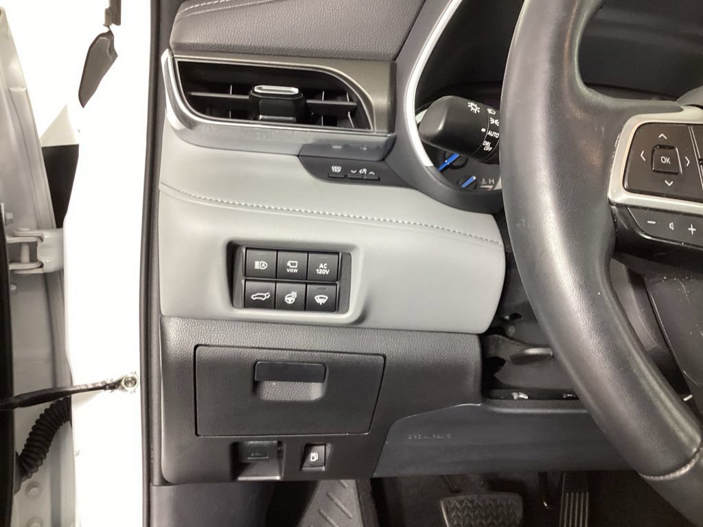 Used 2022 Toyota Highlander Limited AWD/4WD image 12