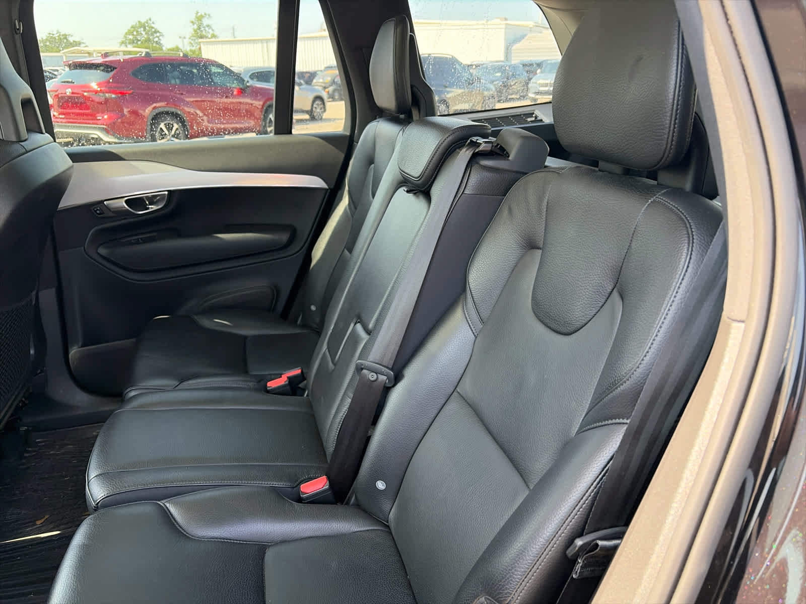 Used 2017 Volvo XC90 T6 Momentum w/ Vision Package AWD/4WD image 9