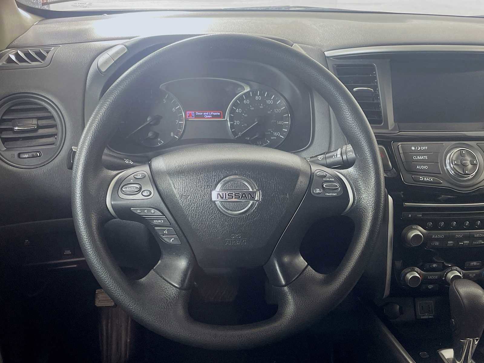 Used 2020 Nissan Pathfinder S image 9